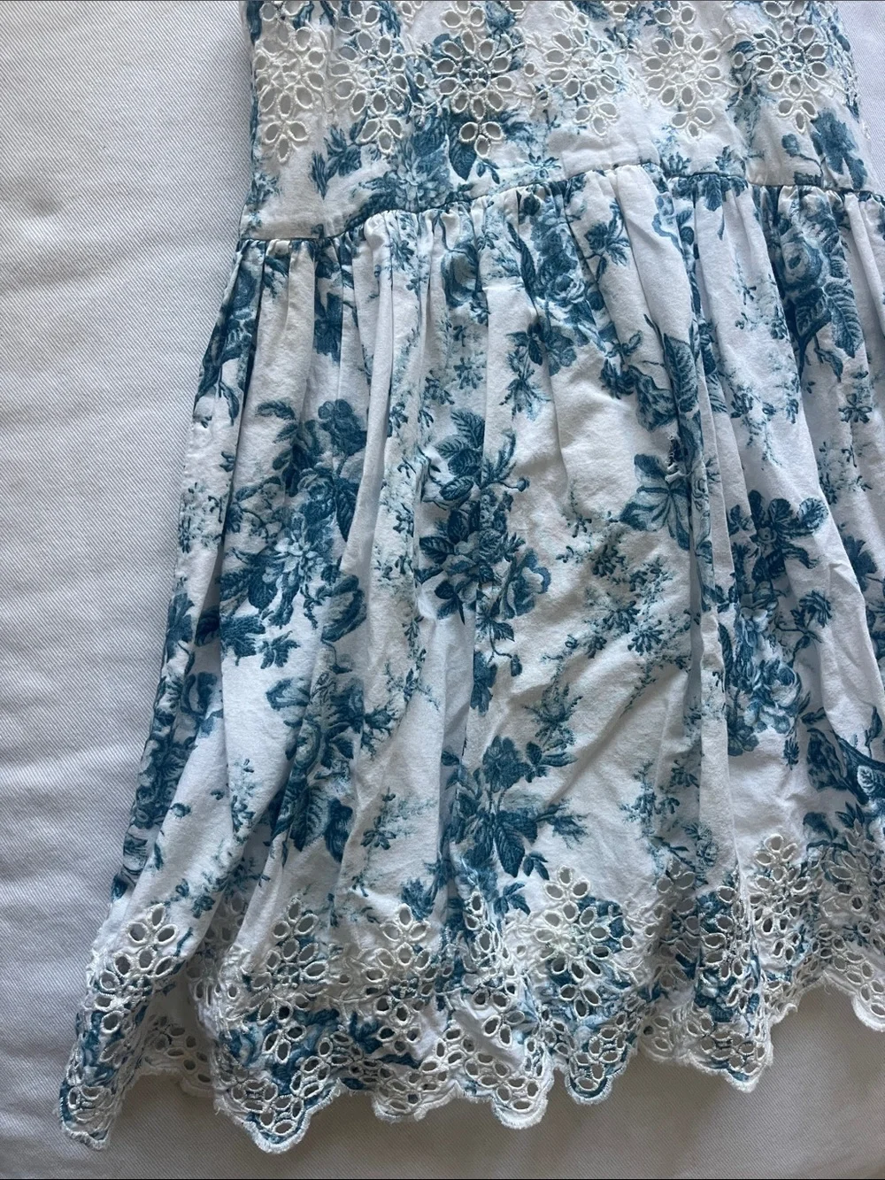 GAP Girls Size 5 White and Teal Floral Lace Dress